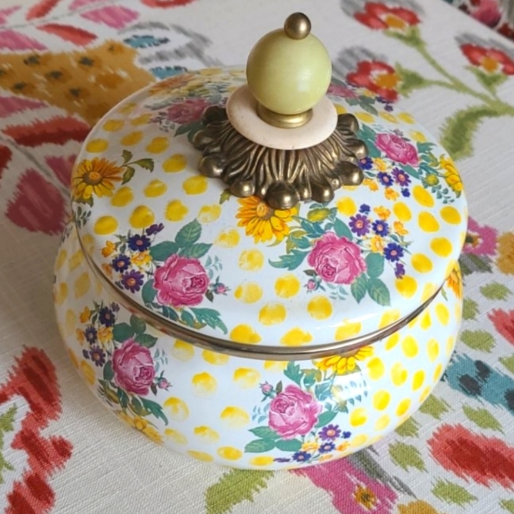 VTG, Long Retired Buttercup Sqaushed Pot